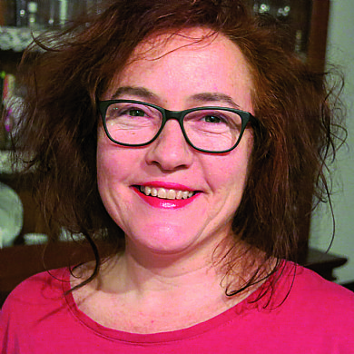 Helena Bengoetxea presenta su documental Gure lurra, gure etorkizuna